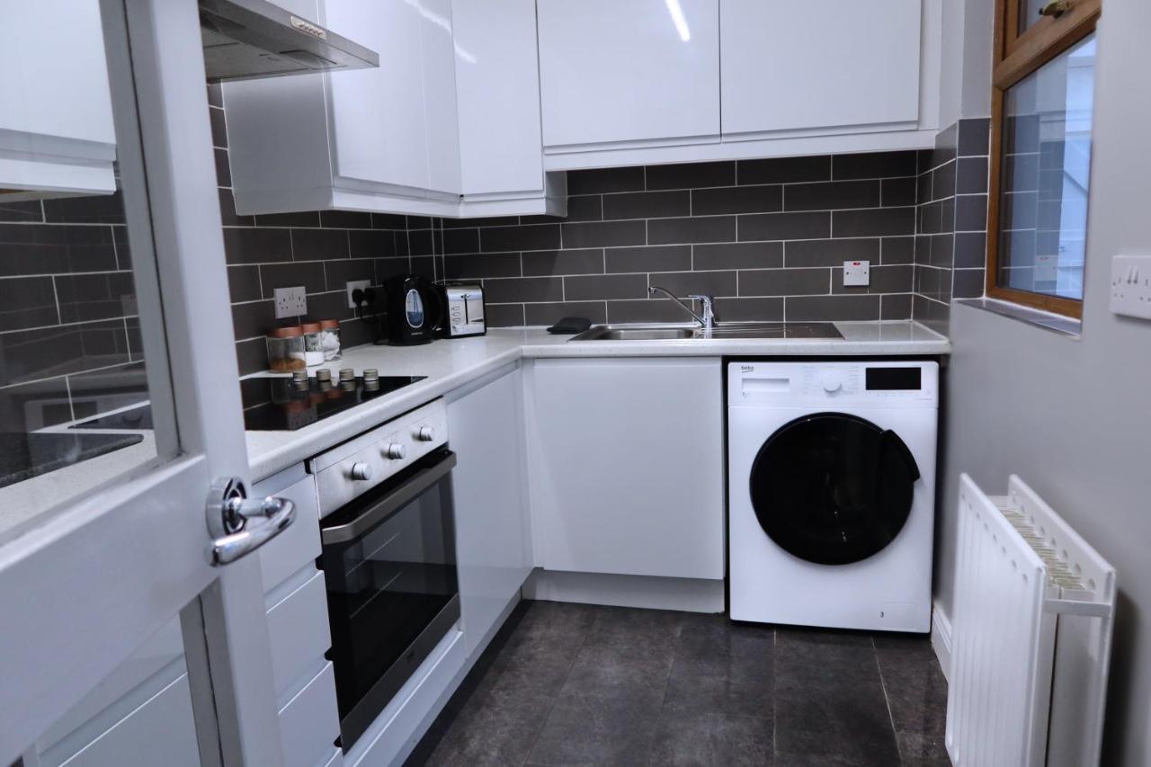 Broadway Belfast! Central Location! Sleeps 6! Bagian luar foto