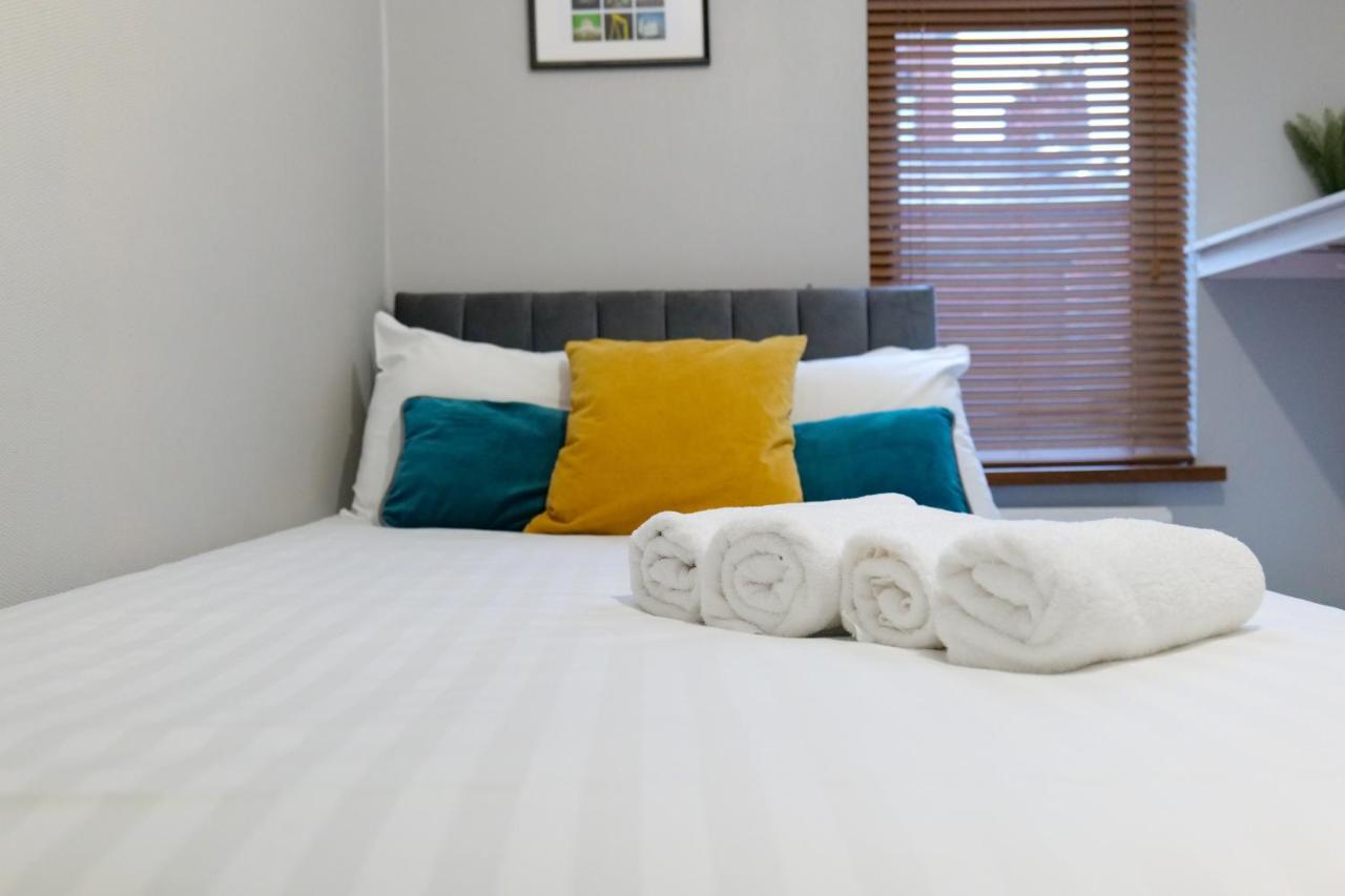 Broadway Belfast! Central Location! Sleeps 6! Bagian luar foto