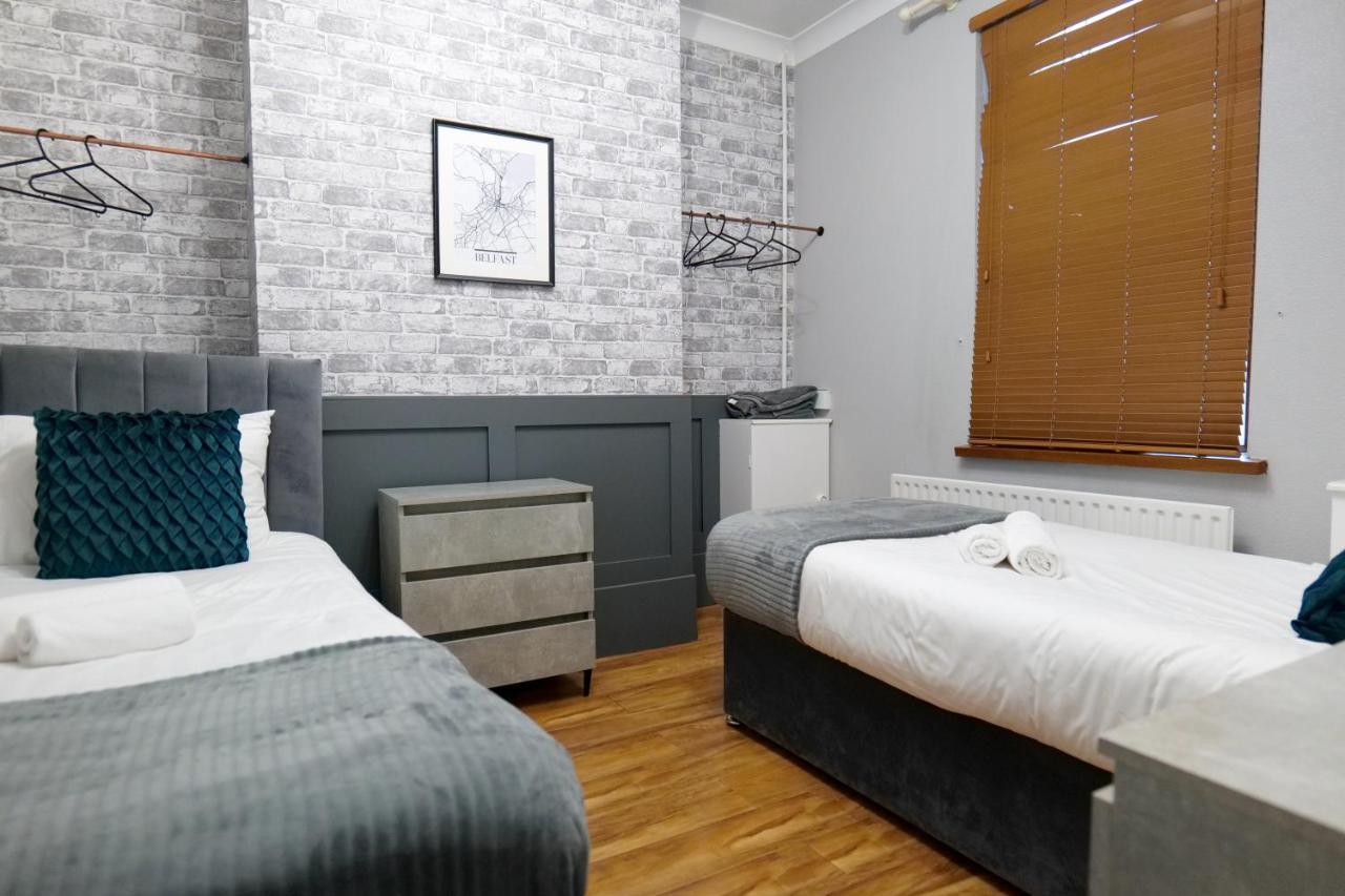 Broadway Belfast! Central Location! Sleeps 6! Bagian luar foto